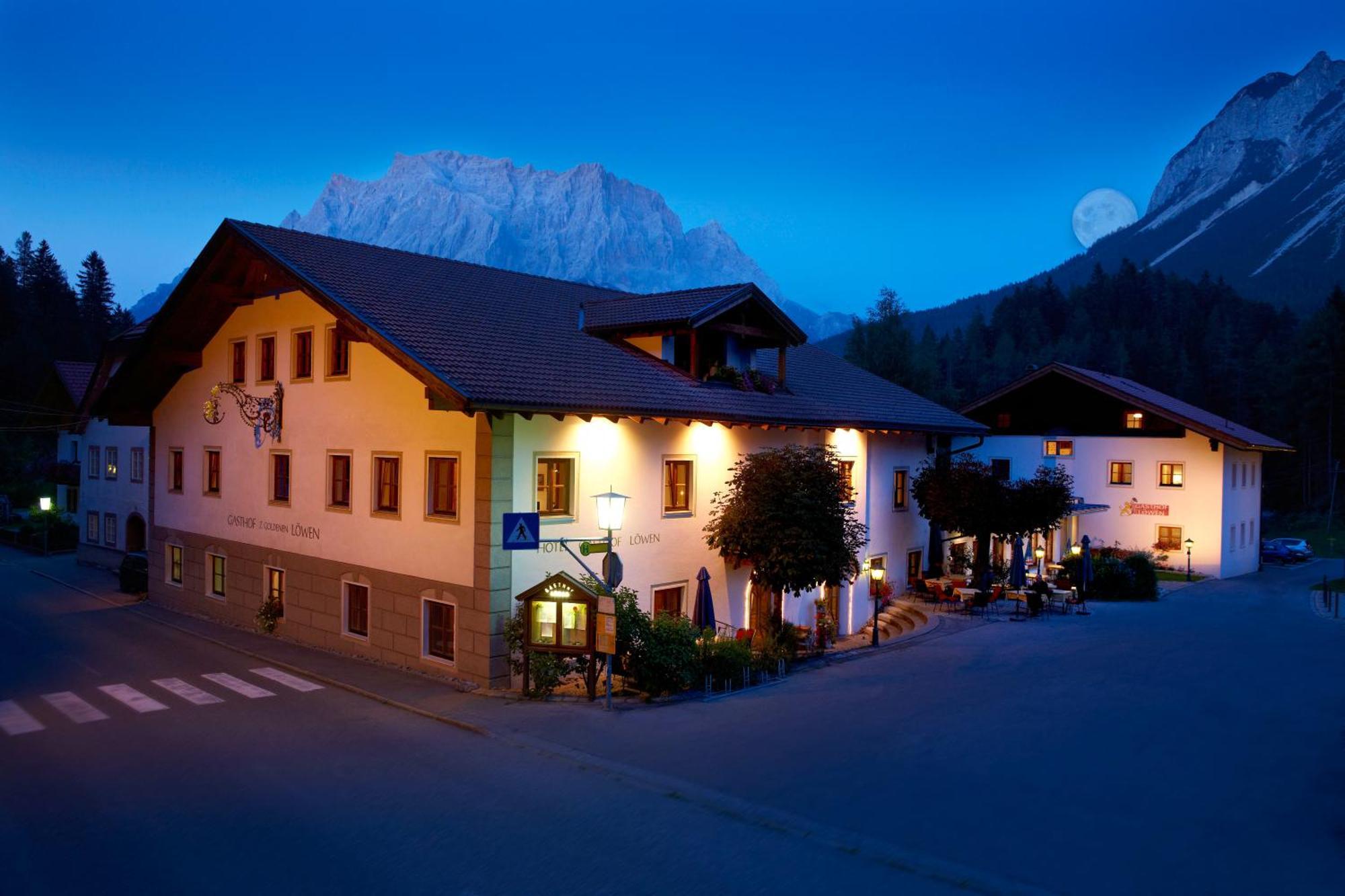 Hotel Zum Goldenen Loewen Biberwier Exterior foto